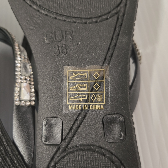 Lauren Lorraine Black Sandals with Silver Accents Size 6 NWT Gigi - Picture 6 of 7